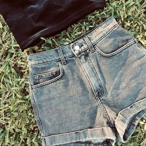 AMERICAN APPAREL HIGH-WAIST CUFF SHORT